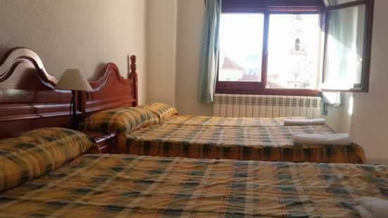 Hostal Restaurante San Millan Оріуела-дель-Тремедаль Екстер'єр фото