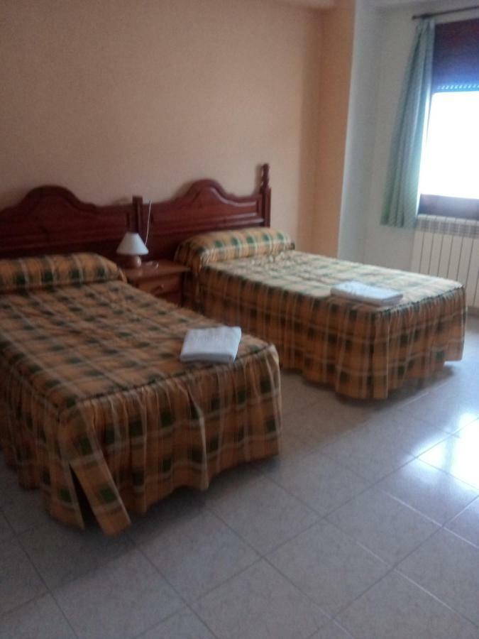 Hostal Restaurante San Millan Оріуела-дель-Тремедаль Екстер'єр фото