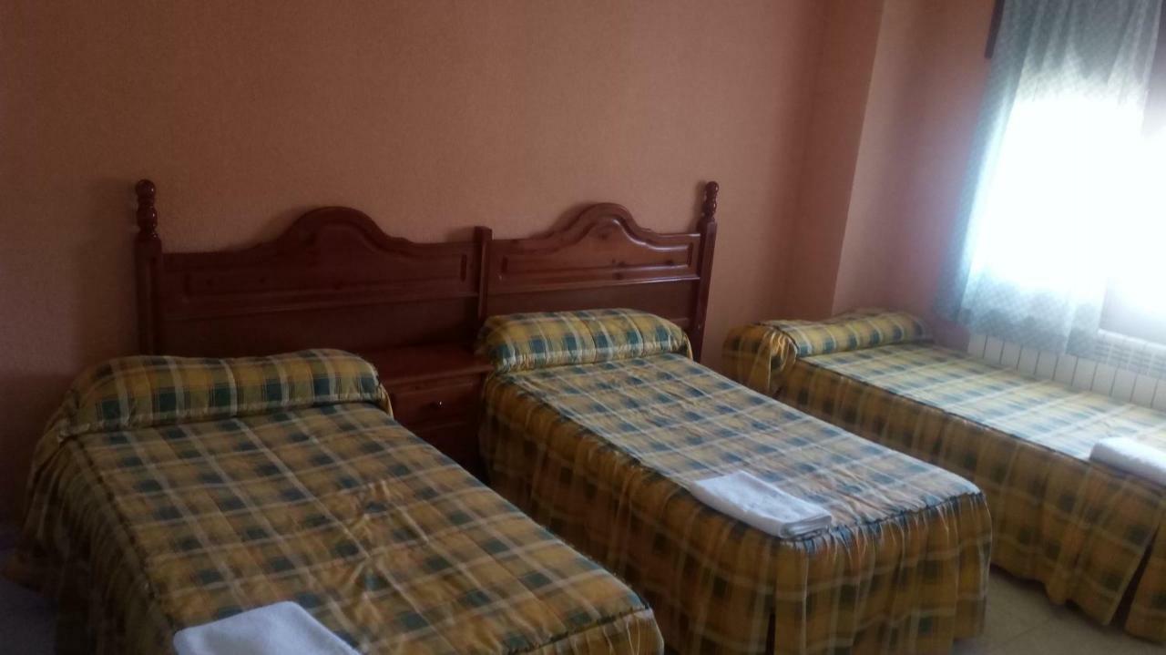 Hostal Restaurante San Millan Оріуела-дель-Тремедаль Екстер'єр фото